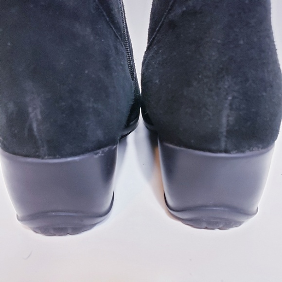 Clarks | Suede wedge ankle boots - Picture 3 of 6